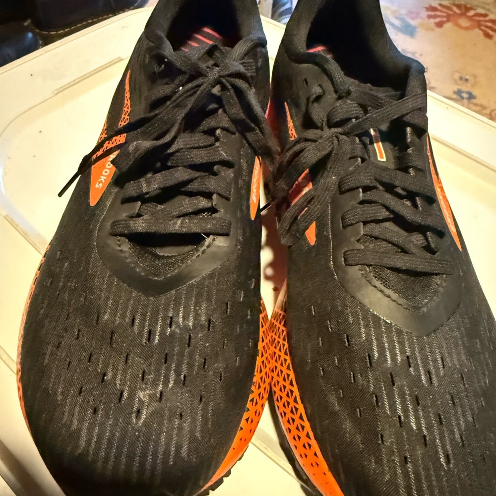 Brooks Hyperion tempo Black and Orange Sneakers - Picture 5 of 6